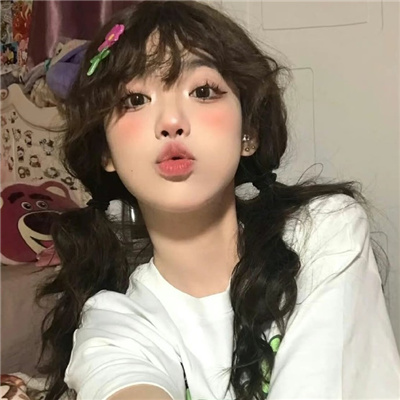 台湾伴游女生卞寄蕾的资料